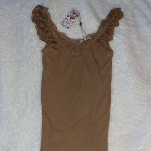 V neck tight shirt tags on